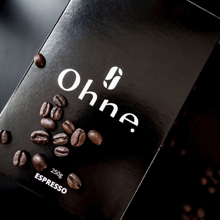maxikanischer kaffee von ohne products nahaufnahme scwarz bohnen