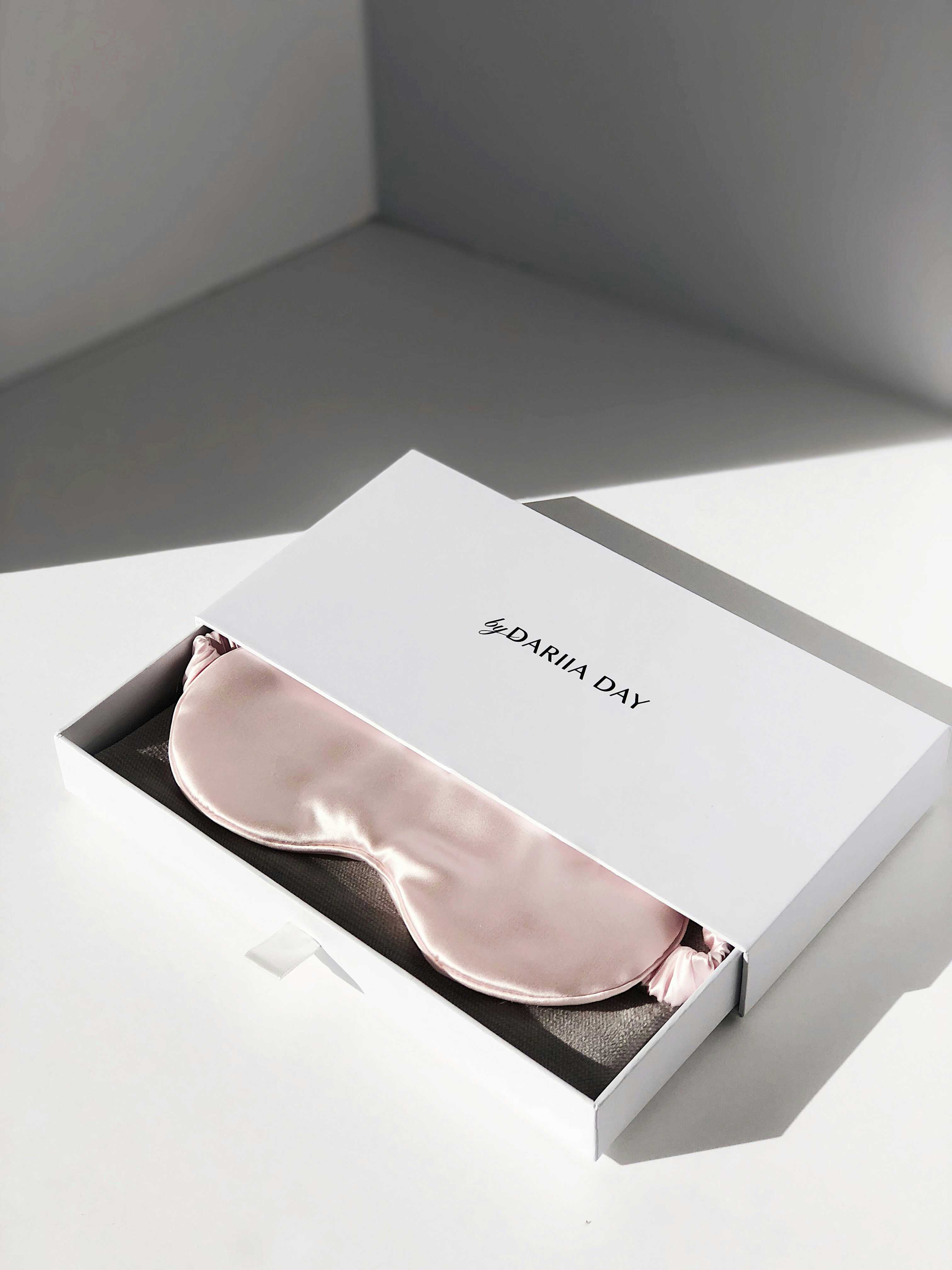 sleepmask silk dariia day pink moodbild in box
