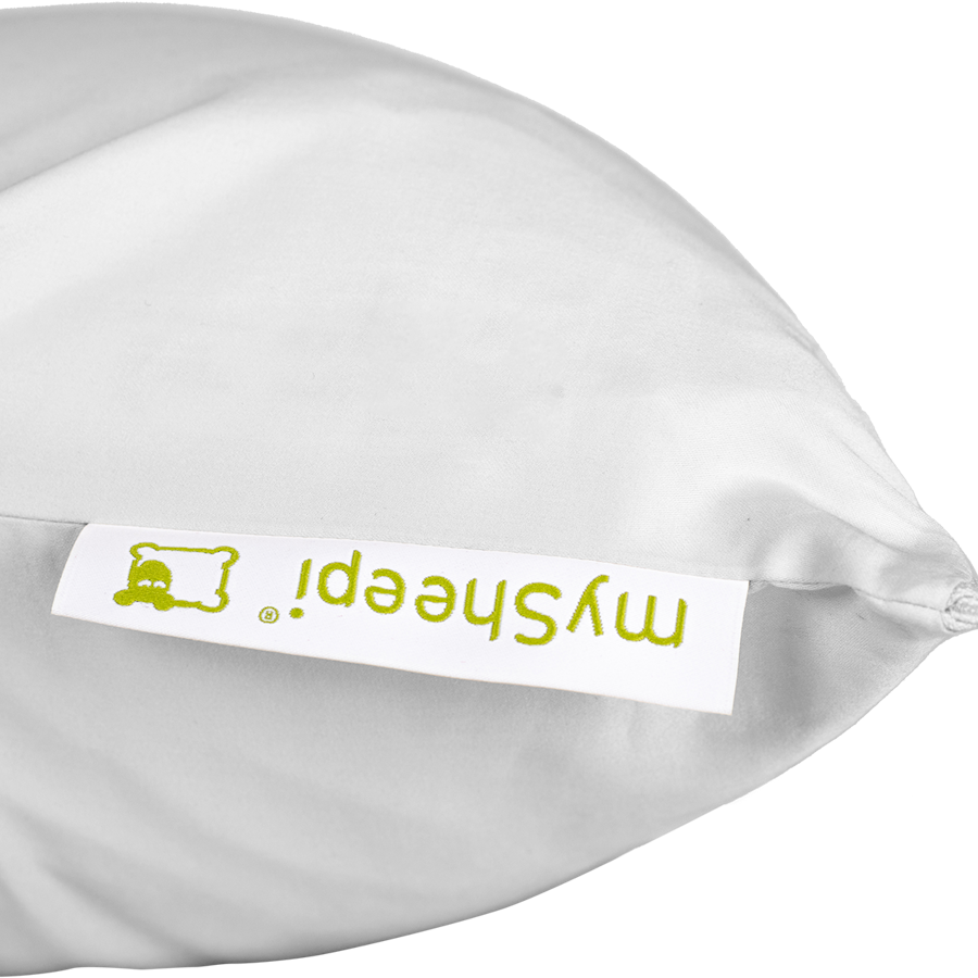 mysheepi kissenbezug wolkengrau freisteller detail logo