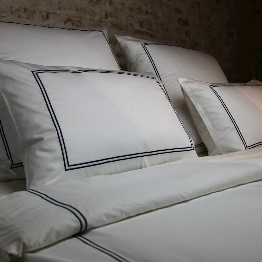 Bettwäsche-Set aus Baumwollperkal in Weiß / Blau - 80 x 80 cm und 135 x 200 cm