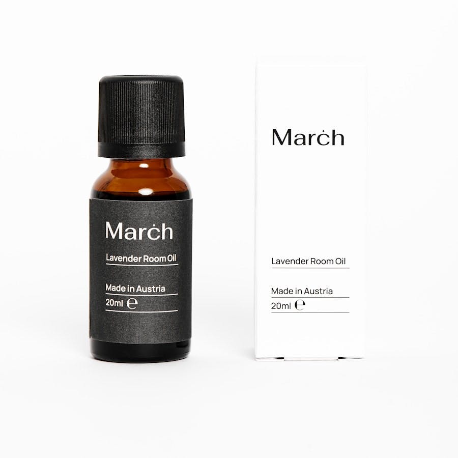 March Care Lavendel Öl weißer Hintergrund Verpackung